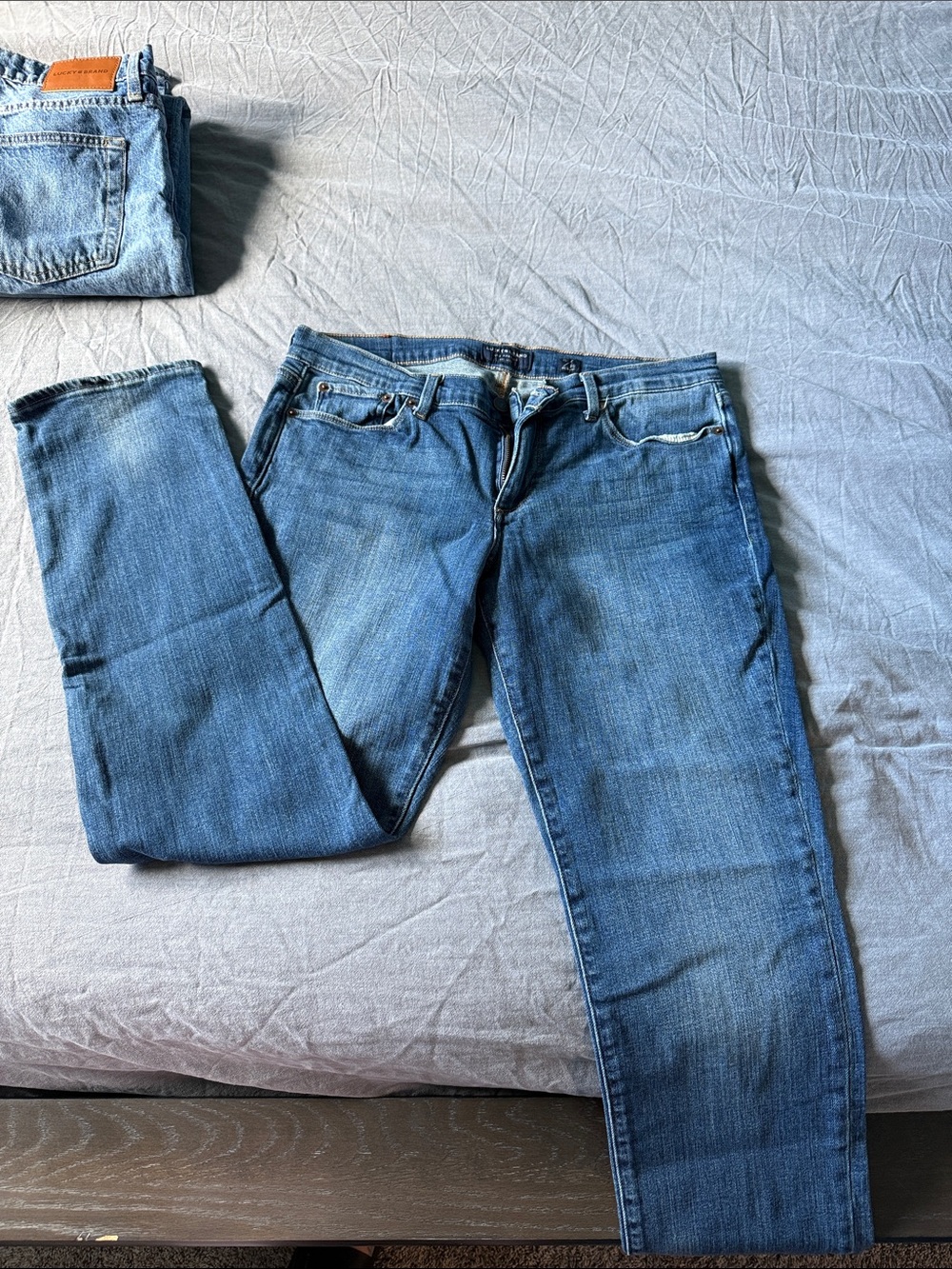 Lucky Brand Women's Straight Leg Jeans in Medium Blue Wash